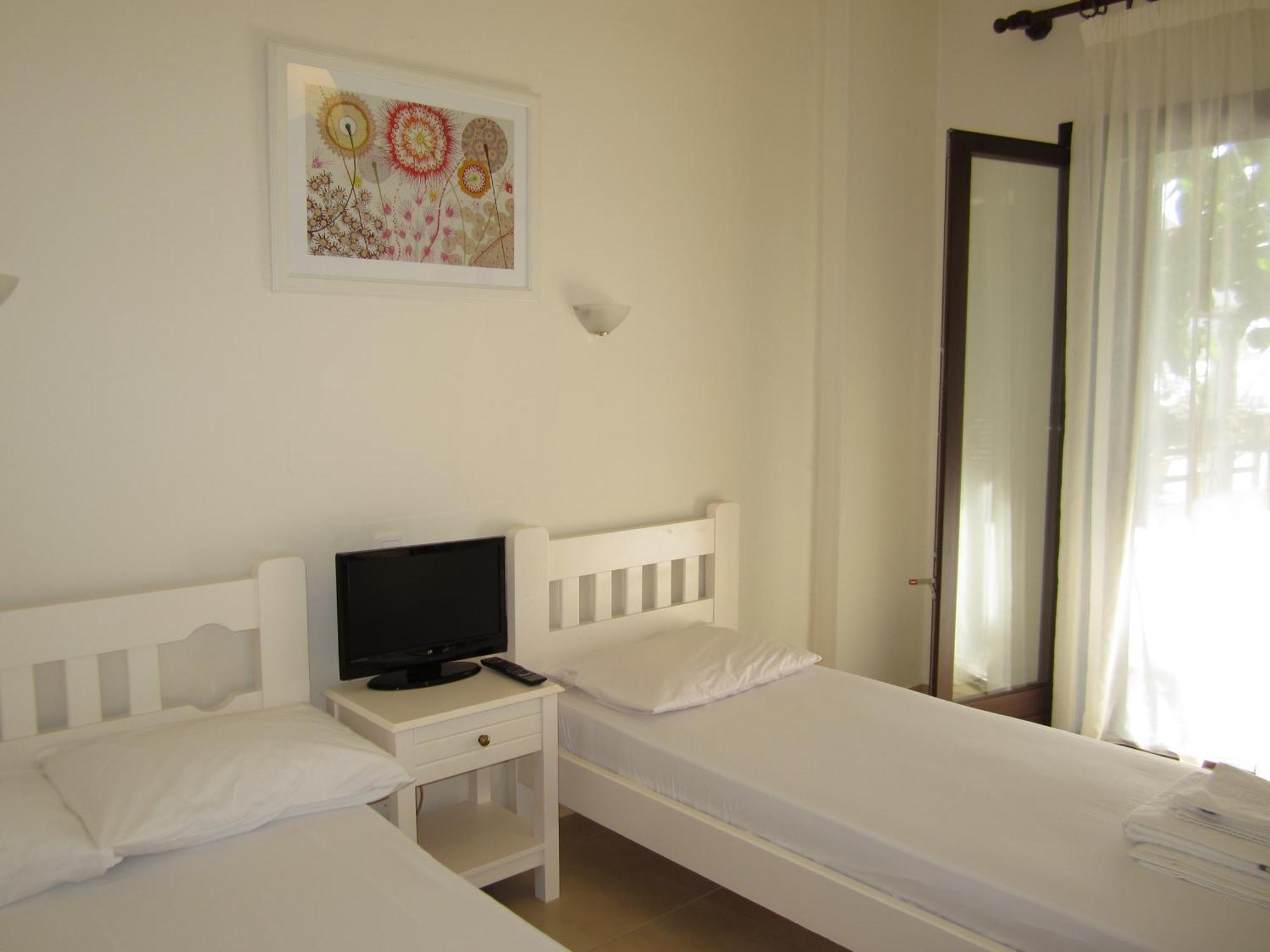 Spyrou Studios & Apartments Platanidia Экстерьер фото